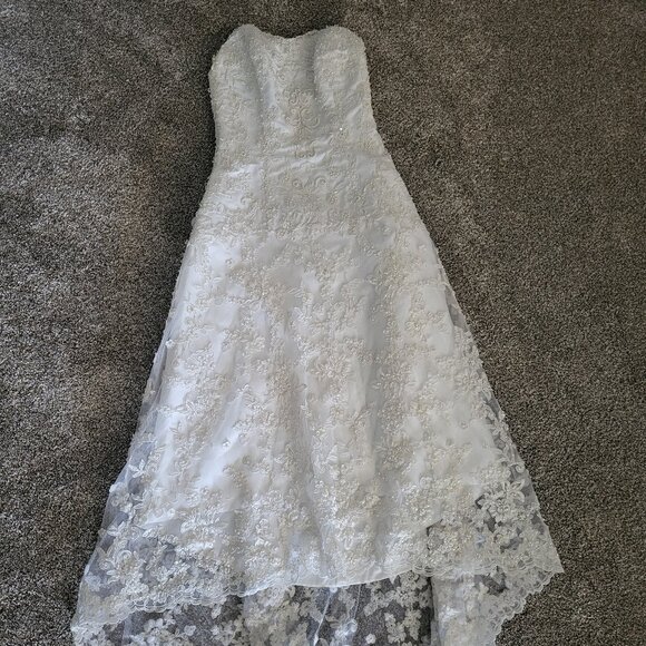 Alfred Angelo Dresses & Skirts - Alfred Angelo White Lace Hi Lo Sleeveless Wedding Dress